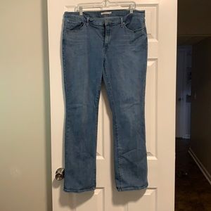 Levi’s !! Bootcut jeans